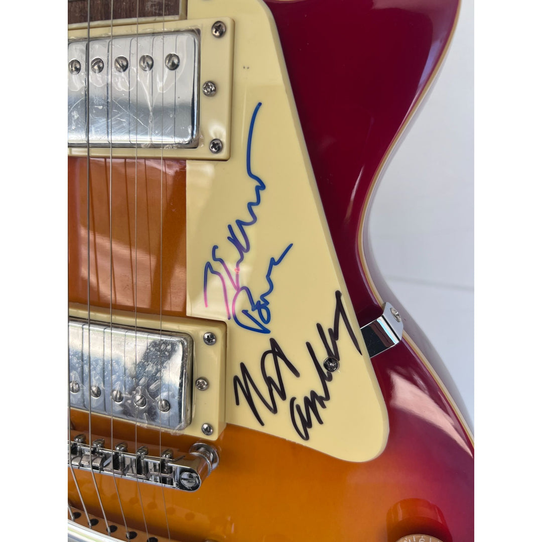 Tom Petty signed with sketch  and the Heartbreakers  vintage les paul full size electric guitar signed with proof.