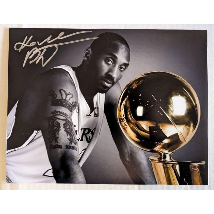 Kobe Bryant vintage Los Angeles Lakers 11x14 photo signed with proof