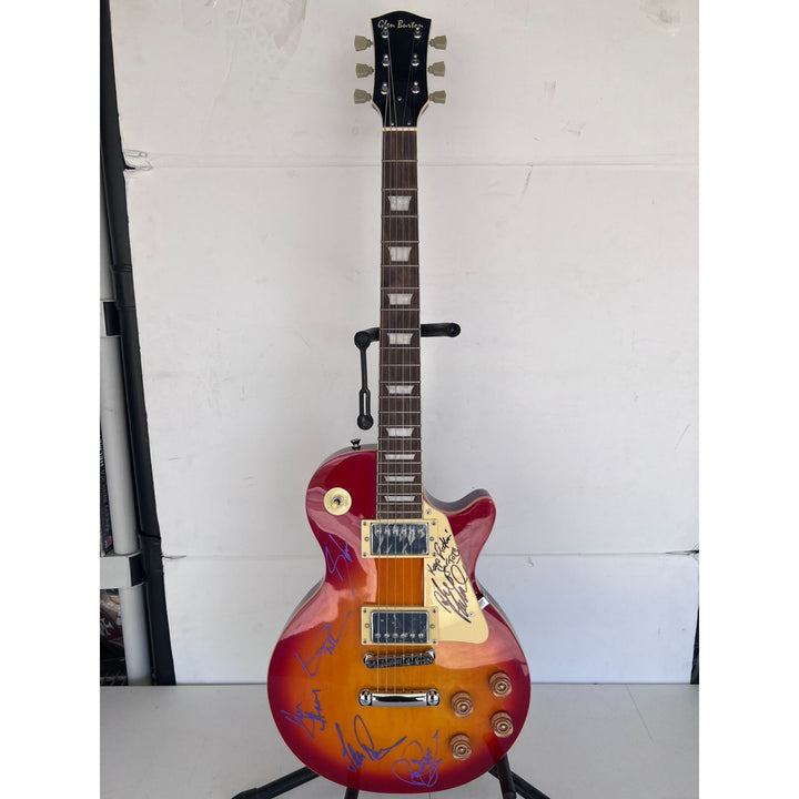 Deep Purple Ian Gillen, Richie Blackmore, Jon Lord, Ian Paice and Roger Glover vintage les paul signed with proof.