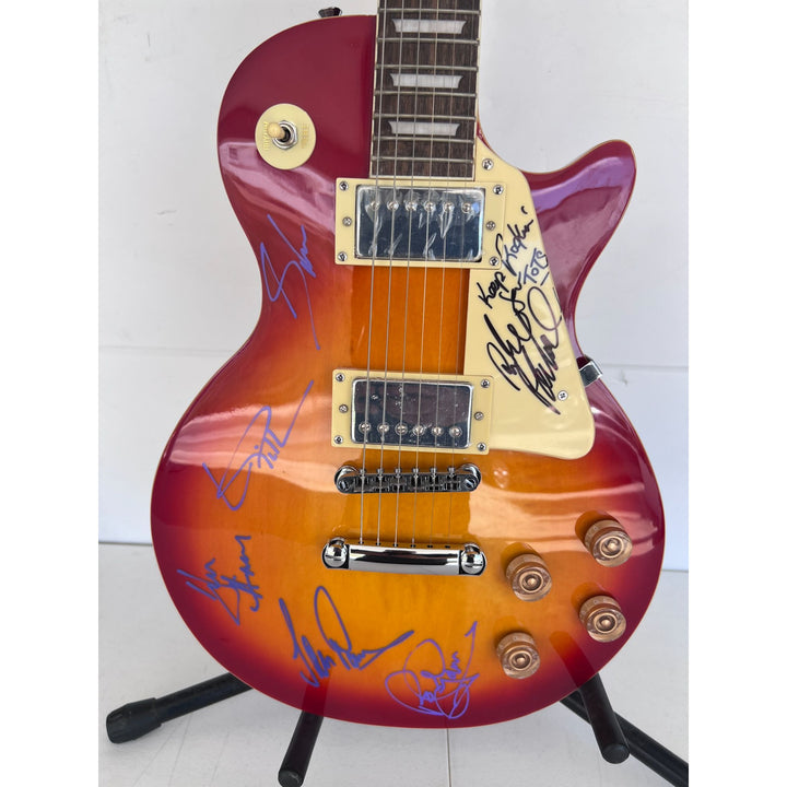 Deep Purple Ian Gillen, Richie Blackmore, Jon Lord, Ian Paice and Roger Glover vintage les paul signed with proof.