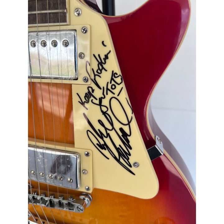 Deep Purple Ian Gillen, Richie Blackmore, Jon Lord, Ian Paice and Roger Glover vintage les paul signed with proof.