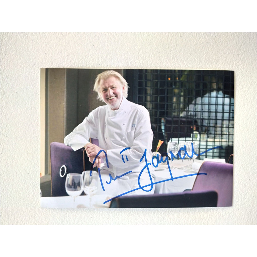 Pierre Gagnaire one of the Worlds greatest Chefs 5x7 photograph signed with proof.