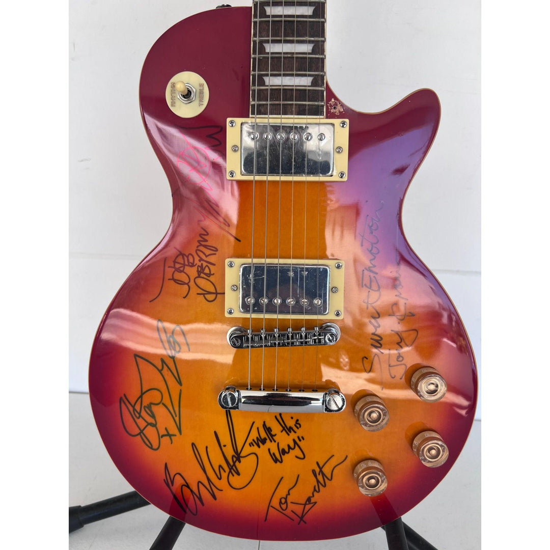 Aerosmith Steven Tyler , Joe Perry, Brad Whitford, Joey Kramer, Tom Hamilton vintage les paul full size electric signed with proof.
