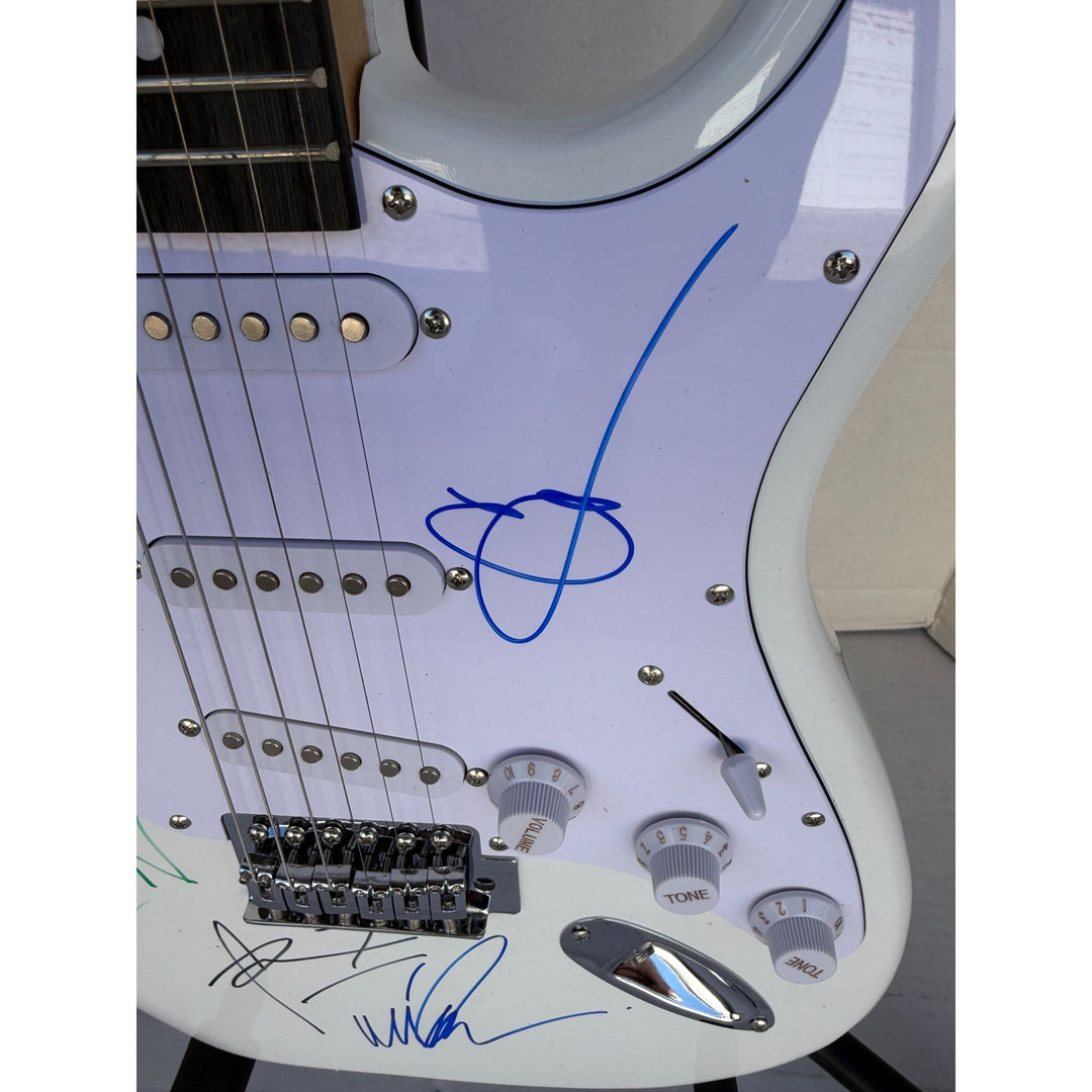 Linkin Park Chester Bennington Mike Shinoda Rob Bourdon Joe Hahn Brad Delson Dave Farrell White Electric Stratocaster signed with proof.