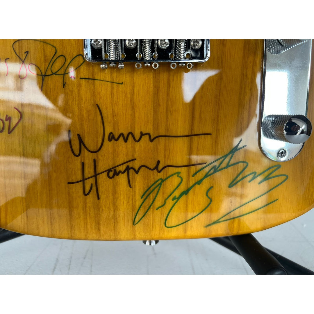 The Allman Brothers, Duane Allman, Greg Allman,  Butch Trucks,  Dickey Betts, Warren Haynes, Johanny Johanson 8 sigs in all guitar