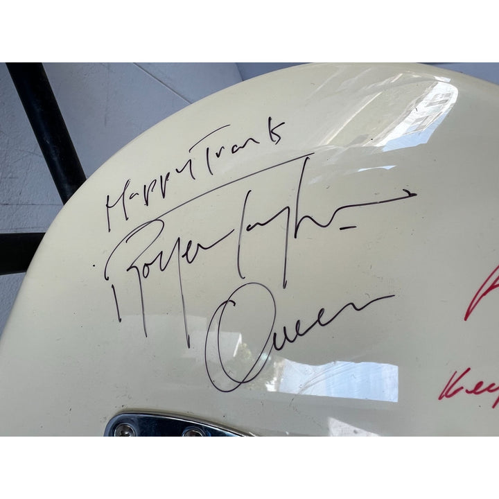 Freddie Mercury Roger Taylor Brian May John Deacon Fender Queen Melody Maker electric guitar signed with proof
