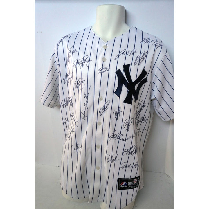 2009 New York Yankees Derek Jeter, Mariano Rivera, Hideki Matsui, World Series champions team signed jersey with proof