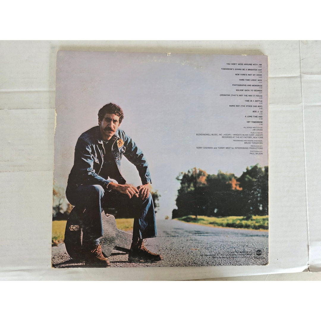 Jim Croce ''You don't mess around with Jim'' LP signed with proof.