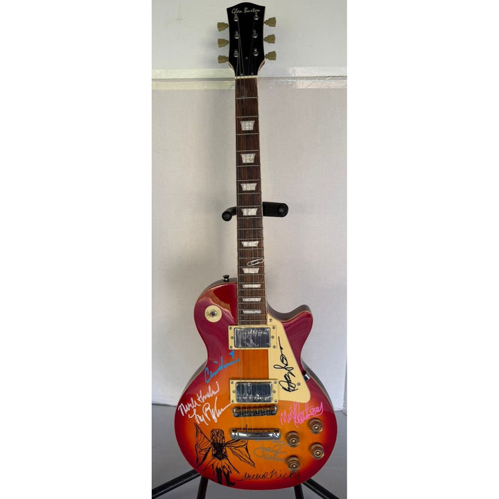 Fleetwood Mac vintage Cherry les paul signed by Peter Green, Mick Fleetwood, Christine McVie, John McVie, Stevie Nicks  Lindsey Buckingham