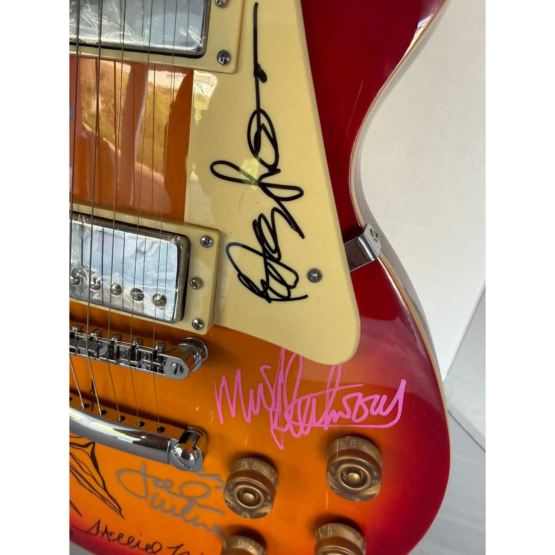 Fleetwood Mac vintage Cherry les paul signed by Peter Green, Mick Fleetwood, Christine McVie, John McVie, Stevie Nicks  Lindsey Buckingham
