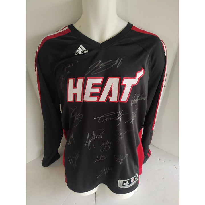 Miami Heat Dwyane Wade LeBron James Chris Bosh NBA champions shooting shirt team signed