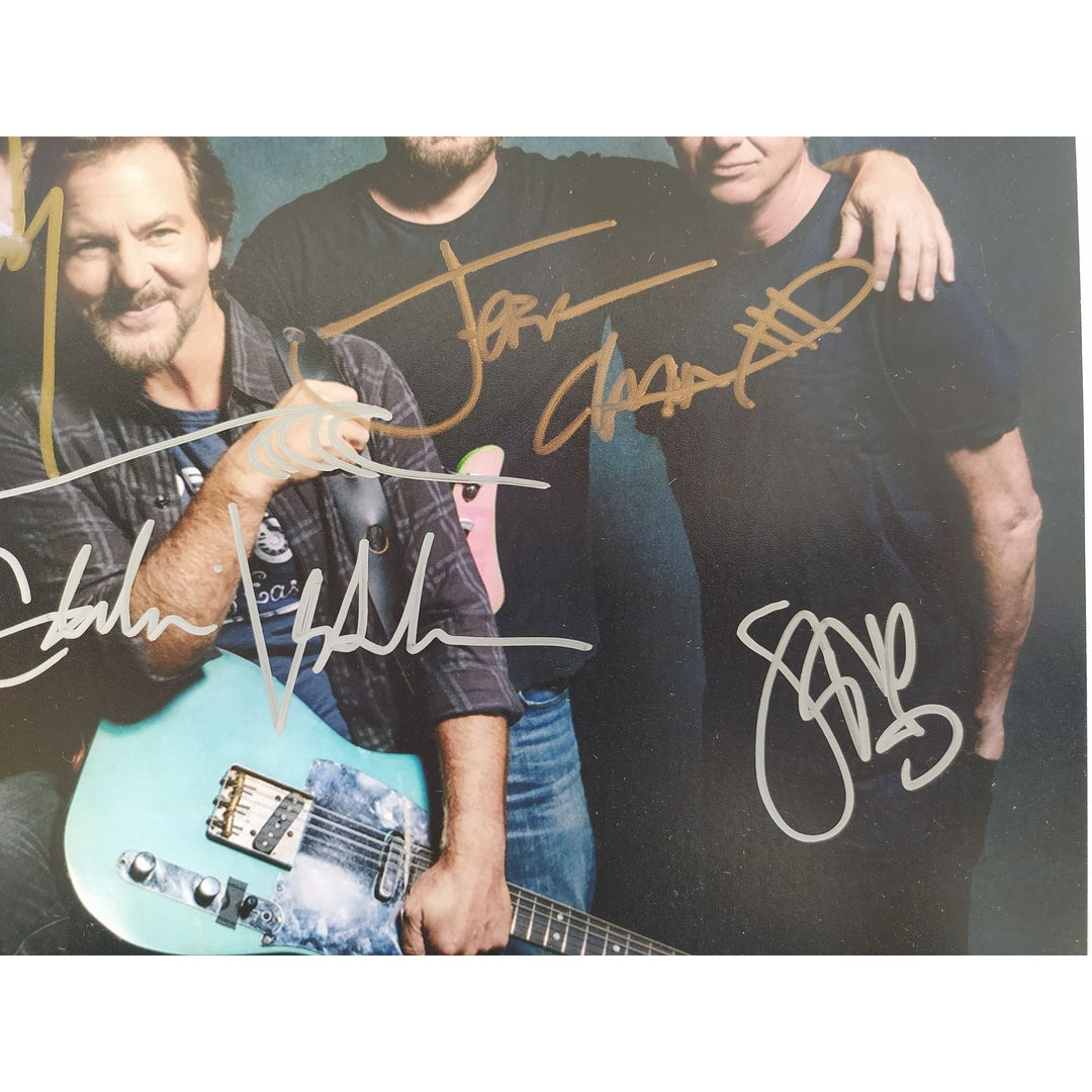 Eddie Vedder Pearl Jam complete band signed 8x10 photo with proof Awesome Artifacts