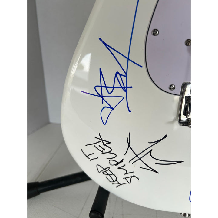 Metallica James Hetfield Kirk Hammett Jason Newsted Dave Mustaine Lars Ulrich startocaster electric guitar signed with proof