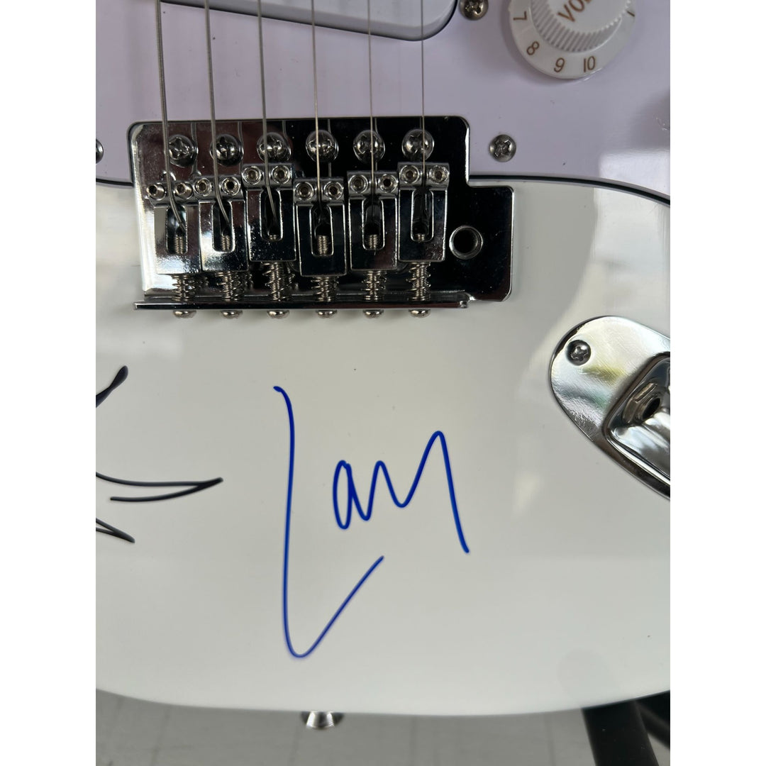 Metallica James Hetfield Kirk Hammett Jason Newsted Dave Mustaine Lars Ulrich startocaster electric guitar signed with proof