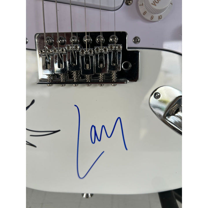 Metallica James Hetfield Kirk Hammett Jason Newsted Dave Mustaine Lars Ulrich startocaster electric guitar signed with proof