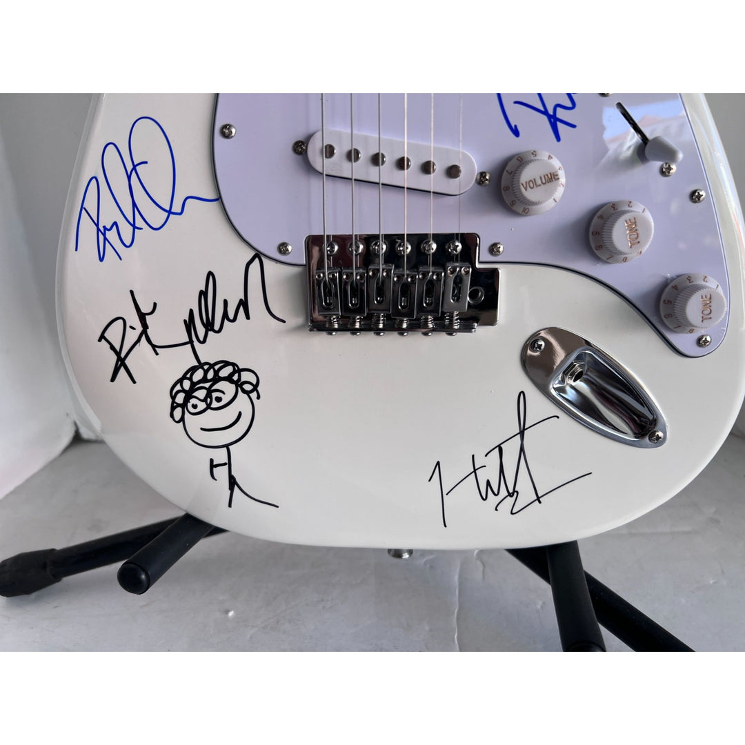 Def Leppard Phil Collen, Vivian Campbell, Joe Elliott, Rick Savage, Rick Allen. stratocaster electric guitar signed with proof