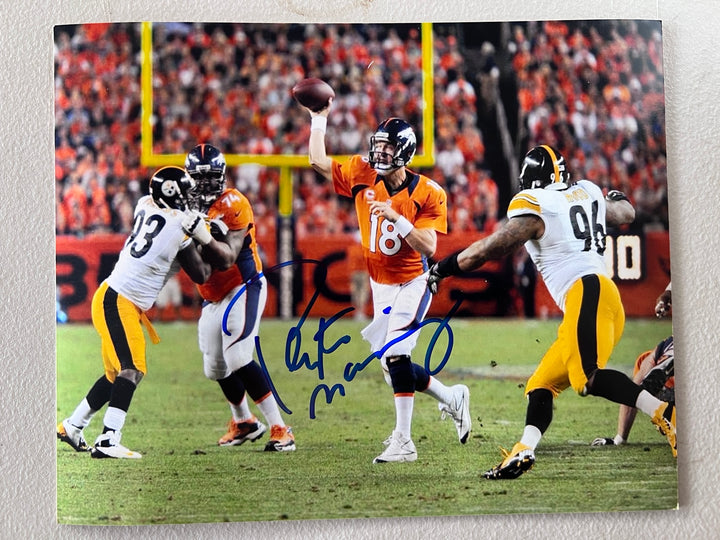 Peyton Manning Denver Broncos 8x10 photo signed with proof (2)