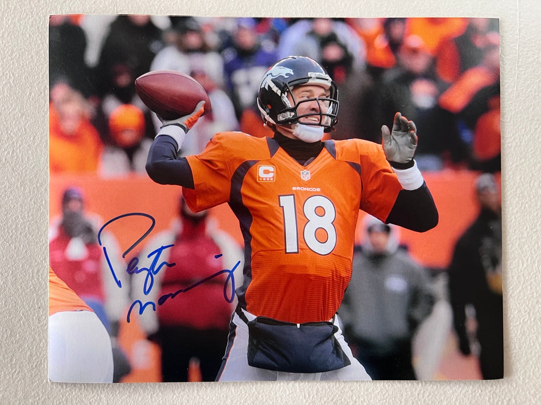 Peyton Manning Denver Broncos 8x10 photo signed with proof (7)