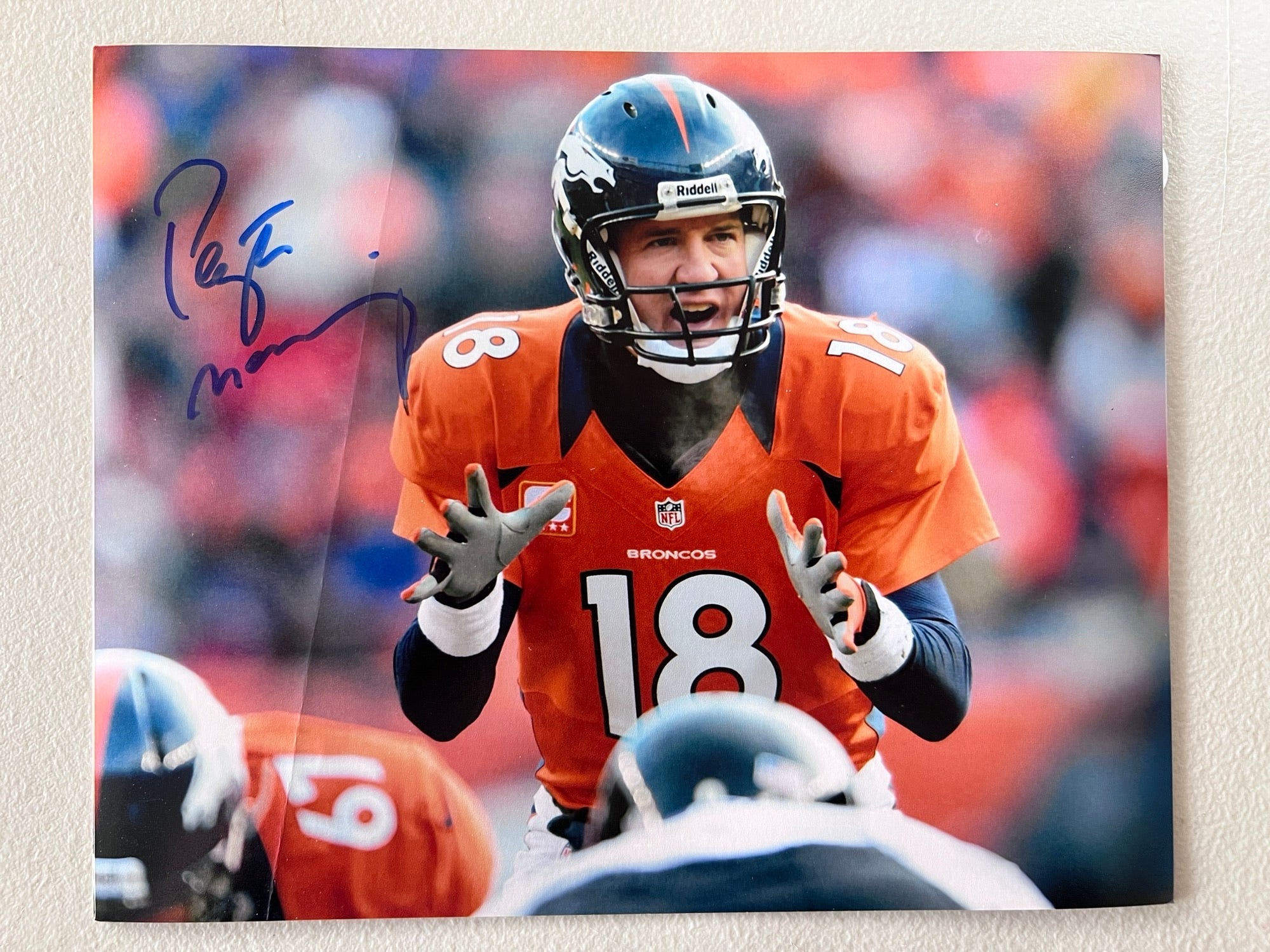 Peyton Manning Denver Broncos 8x10 photo signed with proof (8)
