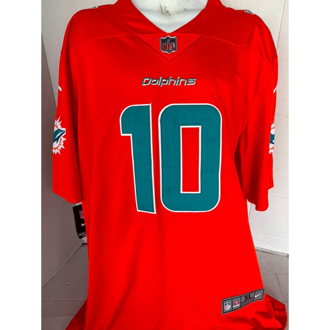 Tyreek Hill Miami Dolphins Nike size extra large game model jersey signed with proof.