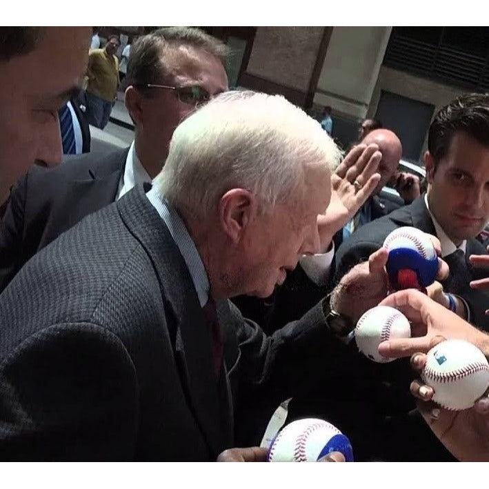 Jimmy Carter (39) vintage golf ball signed with proof and free display case