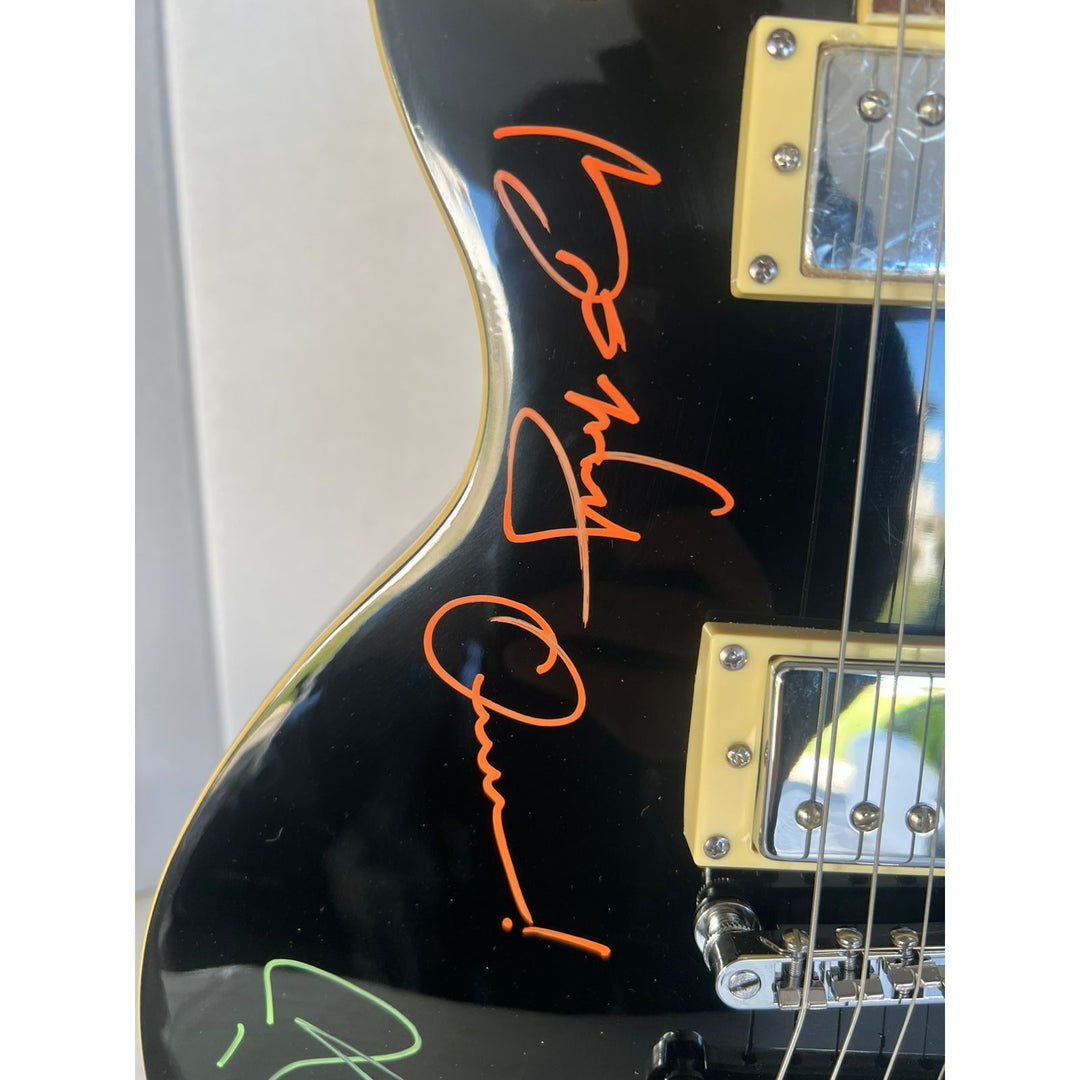 Queen Freddie Mercury Roger Taylor Brian May John Deacon vintage Les Paul signed with proof