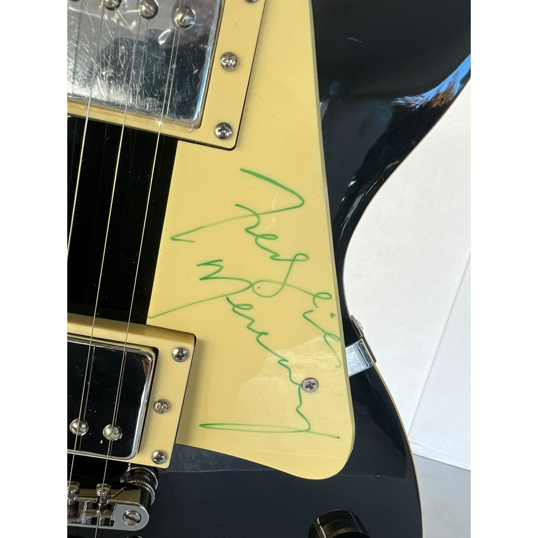 Queen Freddie Mercury Roger Taylor Brian May John Deacon vintage Les Paul signed with proof