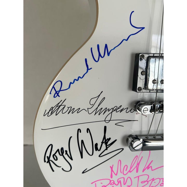 David Gilmour, Roger Waters, Nick Mason, Richard Wright, Storm Thorgerson Pink Floyd White Les Paul electric guitar signed