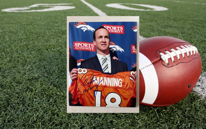 Peyton Manning Denver Broncos 8x10 photo signed with proof (4) Awesome Artifacts
