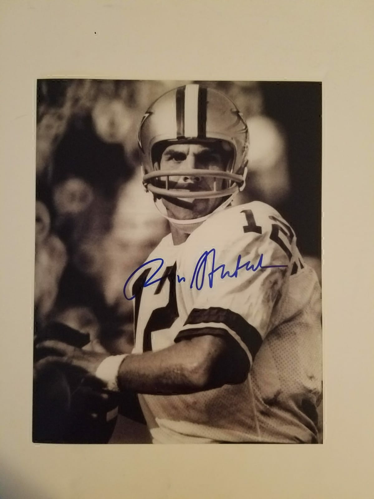 Roger Staubach Dallas Cowboys 8x10 signed with proof