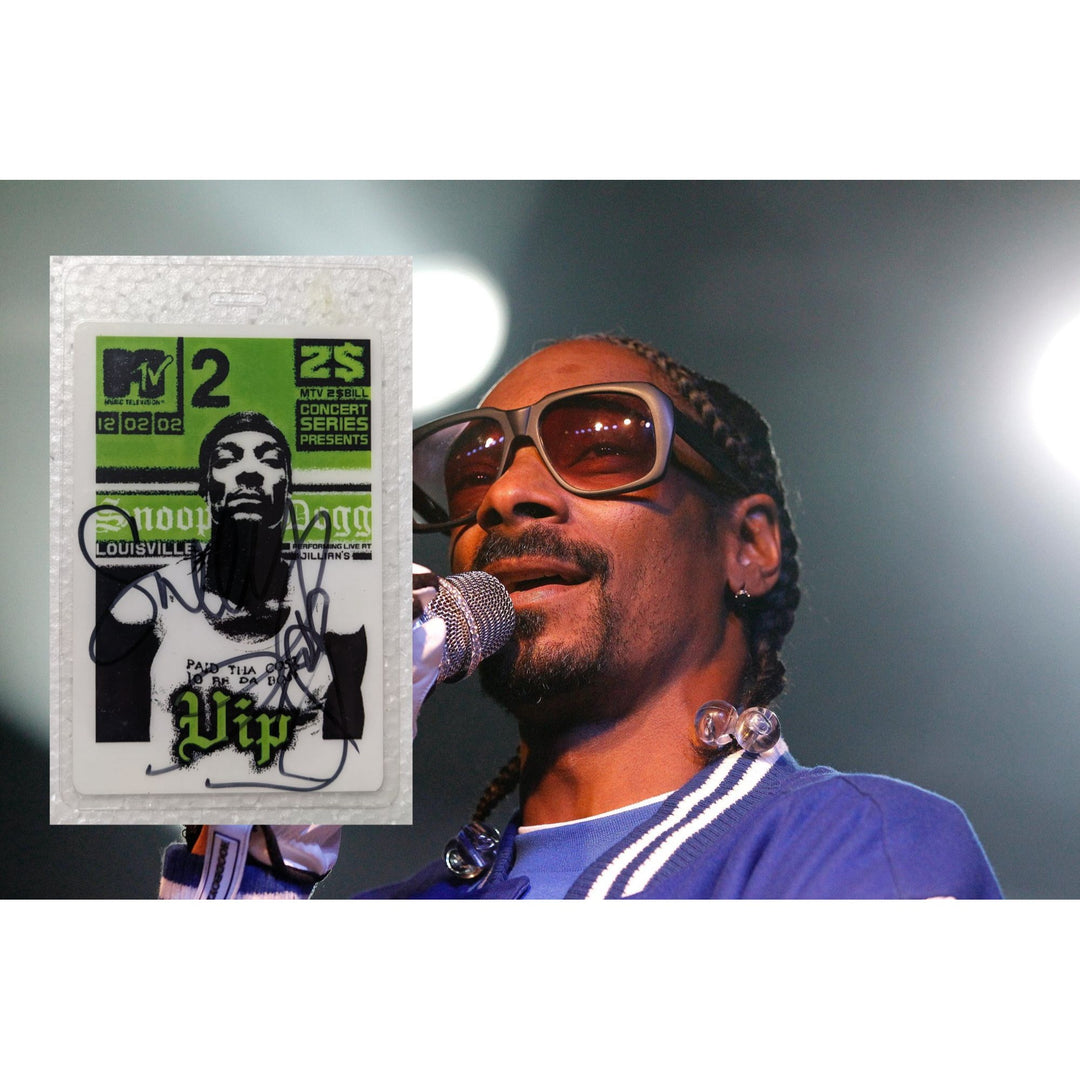 Snoop Dogg genuine vintage concert pass signed
