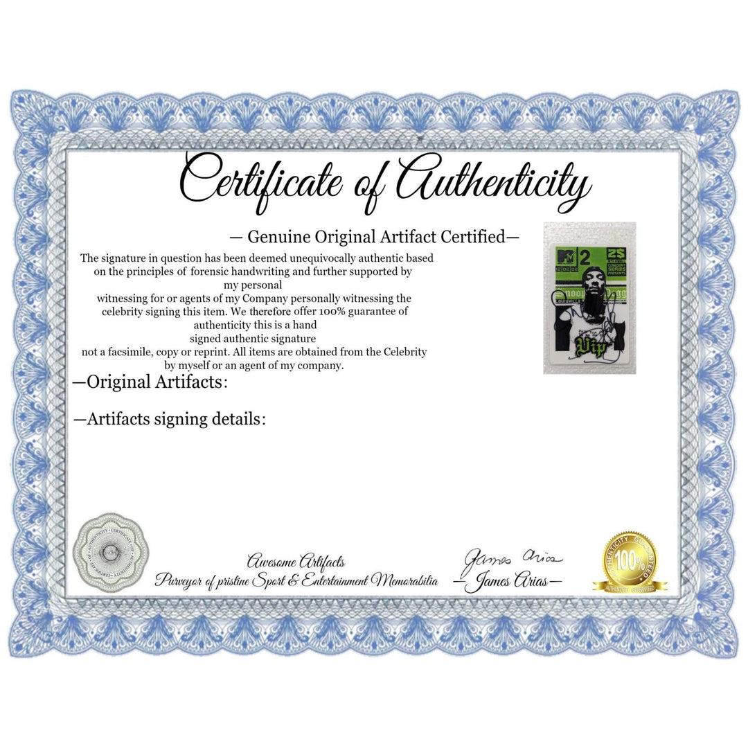 Snoop Dogg genuine vintage concert pass signed