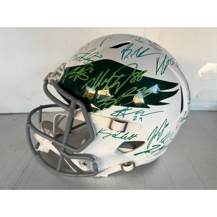 Philadelphia : Eagles full size helmet 24-35 team Superbowl champs signed with proof