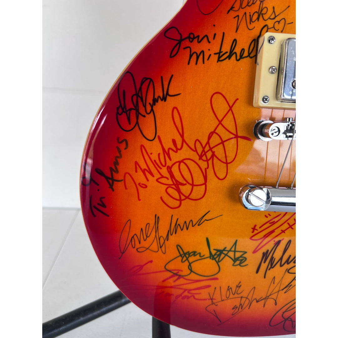 Stevie Nicks, Joni Mitchell Tina Turner, Annie Lennox, Grace Slick, Pat Benatar.