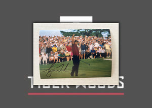 Tiger Woods 5x7 photograph signed with proof w/free acrylic frame III