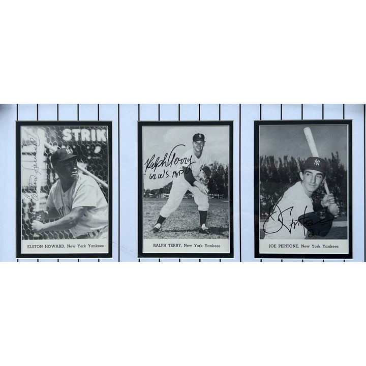 New York Yankees 1961 Mickey Mantle, Elston Howard, Yogi Berra, Roger Maris (9 in all) with authentic 1961 World series ticket signed