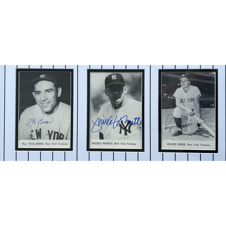 New York Yankees 1961 Mickey Mantle, Elston Howard, Yogi Berra, Roger Maris (9 in all) with authentic 1961 World series ticket signed