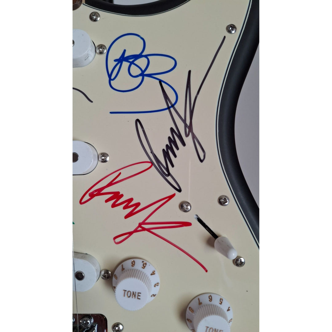 Linkin Park, Chester B, Mike Shinoda, Brad Delson, Dave Farrell, Joe Hahn, Rob Bourdon, Fender telecaster electric guitar signed with proof