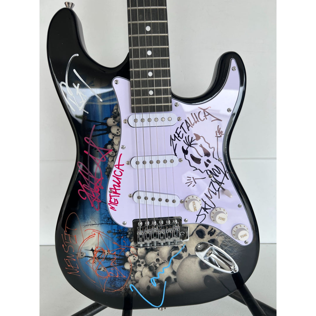 Metallica James Hetfield Lars Ulrich Robert Trujillo Jason Newsted kirk hammett electric guitar signed with proof.