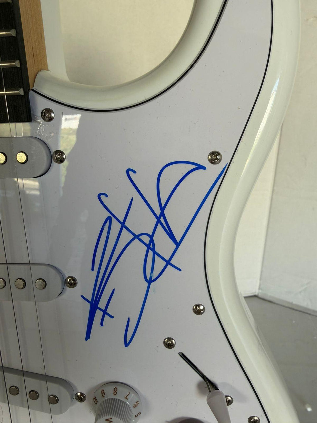 Blink 182 Travis Barker signed with inscription, Mark Hoppus, Tom DeLonge , Matt Skiba stratocaster electric guitar signed with proof