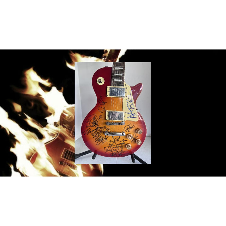 Guns N' Roses Axl Rose Slash Matt Sorum Izzy Stradlin Duff Mckagan Dizzy Reed full band Gold Les Paul electric guitar signed with proof