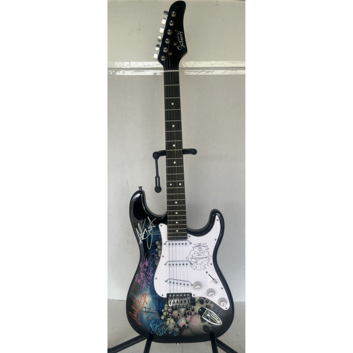 Iron Maiden Bruce Dickinson Steve Harris Adrian Smith Dave Murray Neko McBrain Janick Gers with band artist unique skull Heavy Metal guitar