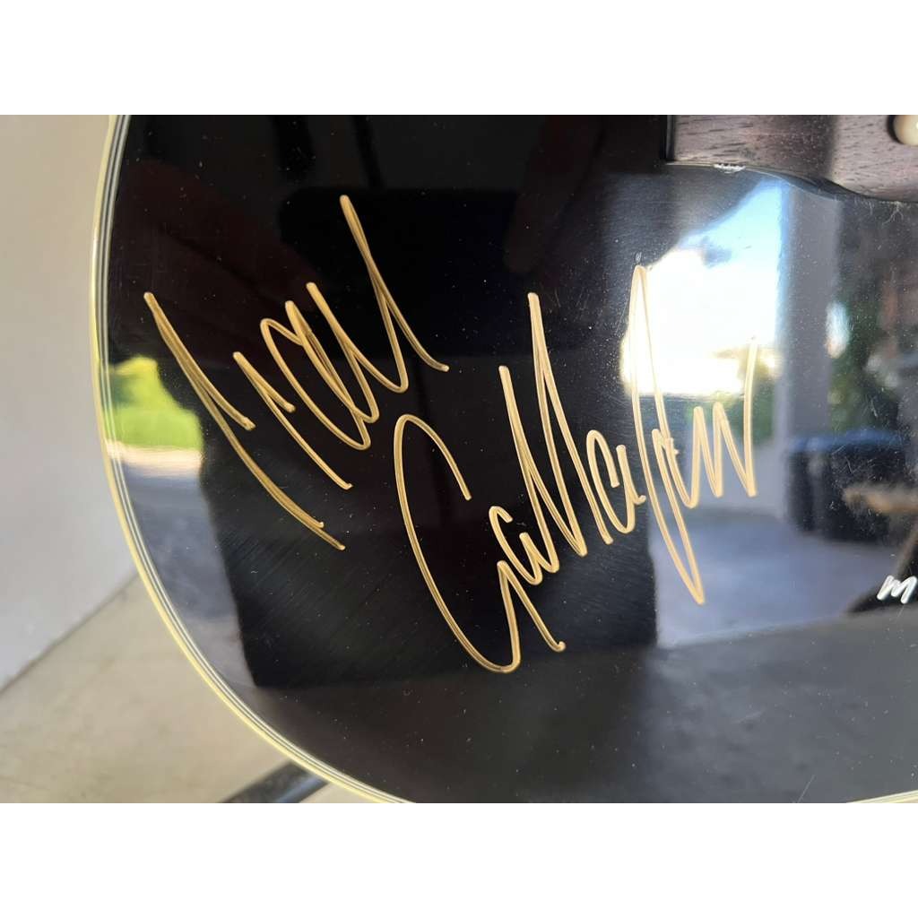 Noel Gallagher & Liam Gallagher Oasis full size acoustic guitar signed with proof