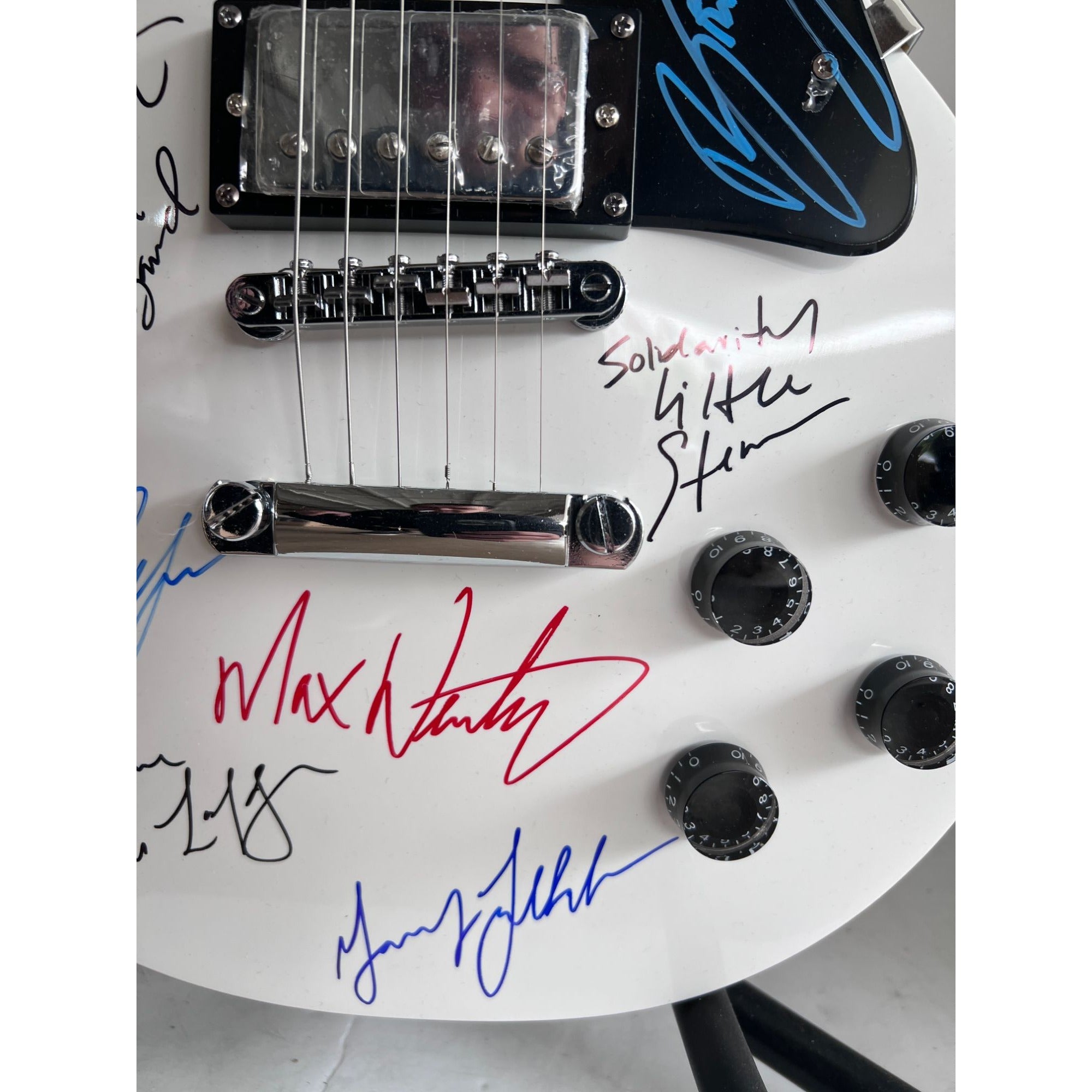 Bruce Springsteen and the E Street Band Les Paul full size electric guitar signed with proof