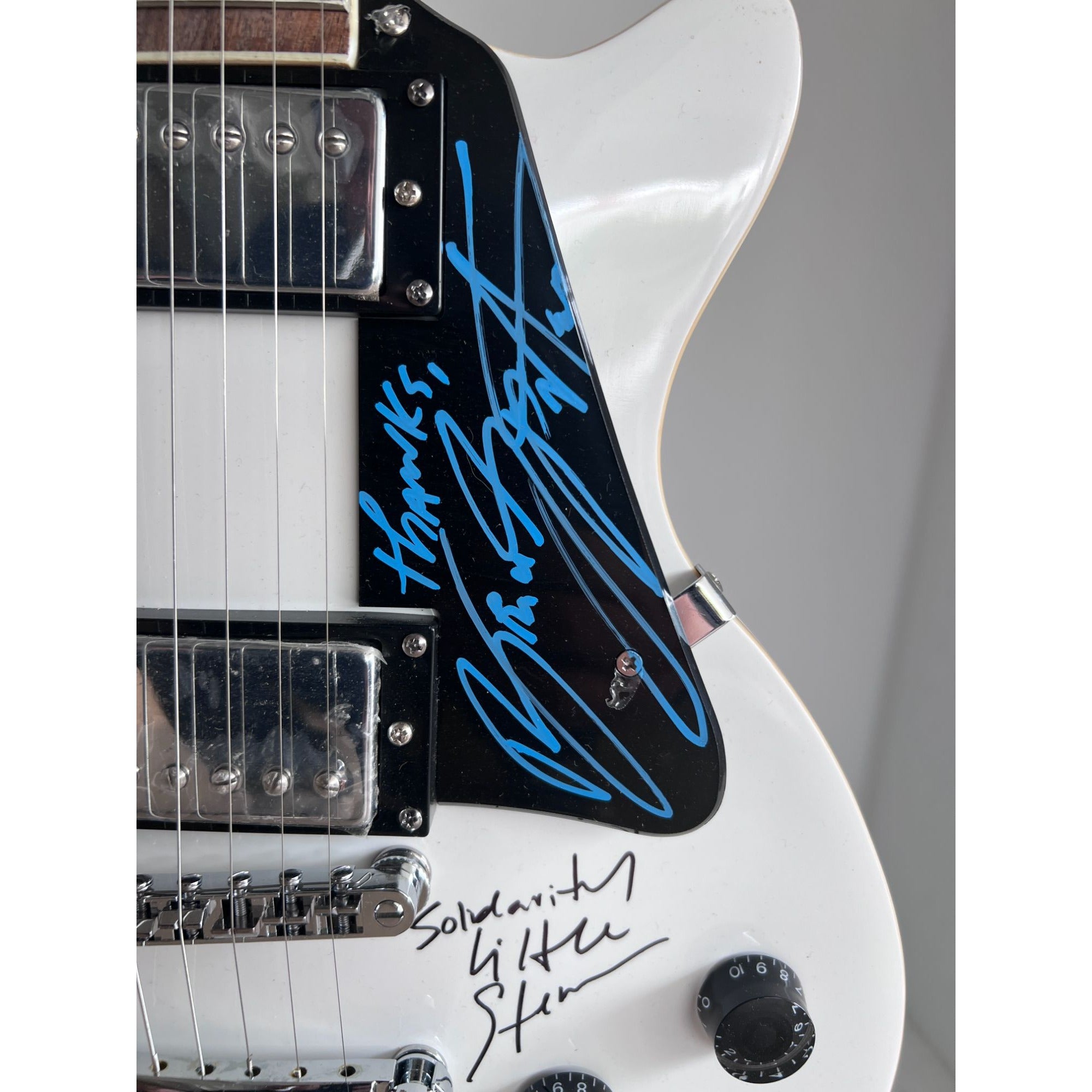 Bruce Springsteen and the E Street Band Les Paul full size electric guitar signed with proof