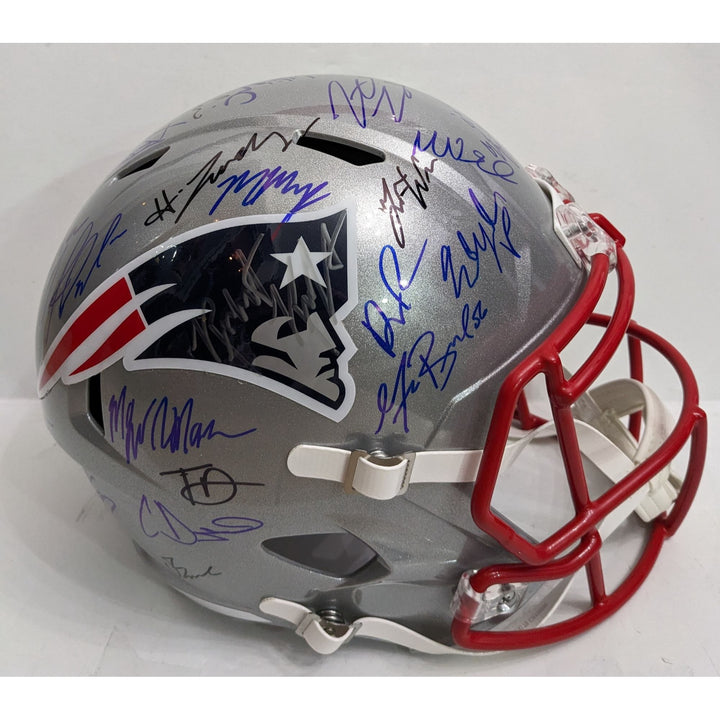 New England Patriots 2025 Drake Maye, Mike Vrabel, Kayshon Boutte, Hunter Henry, Stefon Diggs, Christian Gonzalez, team signed helmet