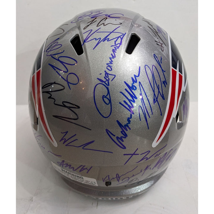 New England Patriots 2025 Drake Maye, Mike Vrabel, Kayshon Boutte, Hunter Henry, Stefon Diggs, Christian Gonzalez, team signed helmet
