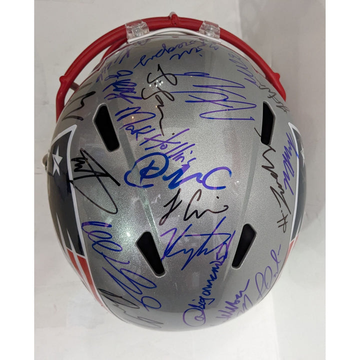 New England Patriots 2025 Drake Maye, Mike Vrabel, Kayshon Boutte, Hunter Henry, Stefon Diggs, Christian Gonzalez, team signed helmet