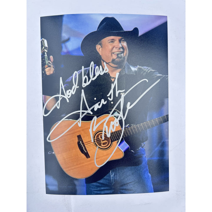 Garth Brooks Country Music Legend 5x7 Photo signed with proof.