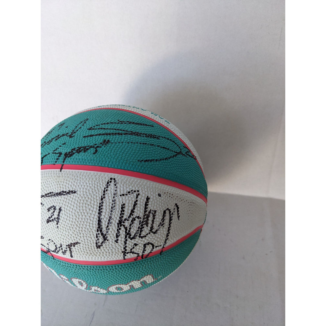 San Antonio Spurs 3/4 size Wilson logo basketball David Robinson, Gregg Popovich, Tim Duncan, Manu Ginobili signed with proof